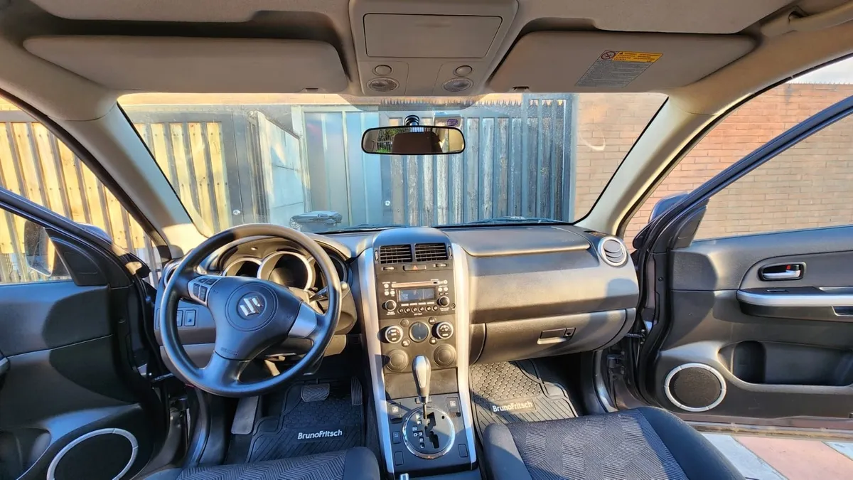 SUZUKI GRAND NOMADE 2.4 Glx Nav Mt 4x2 año 2016