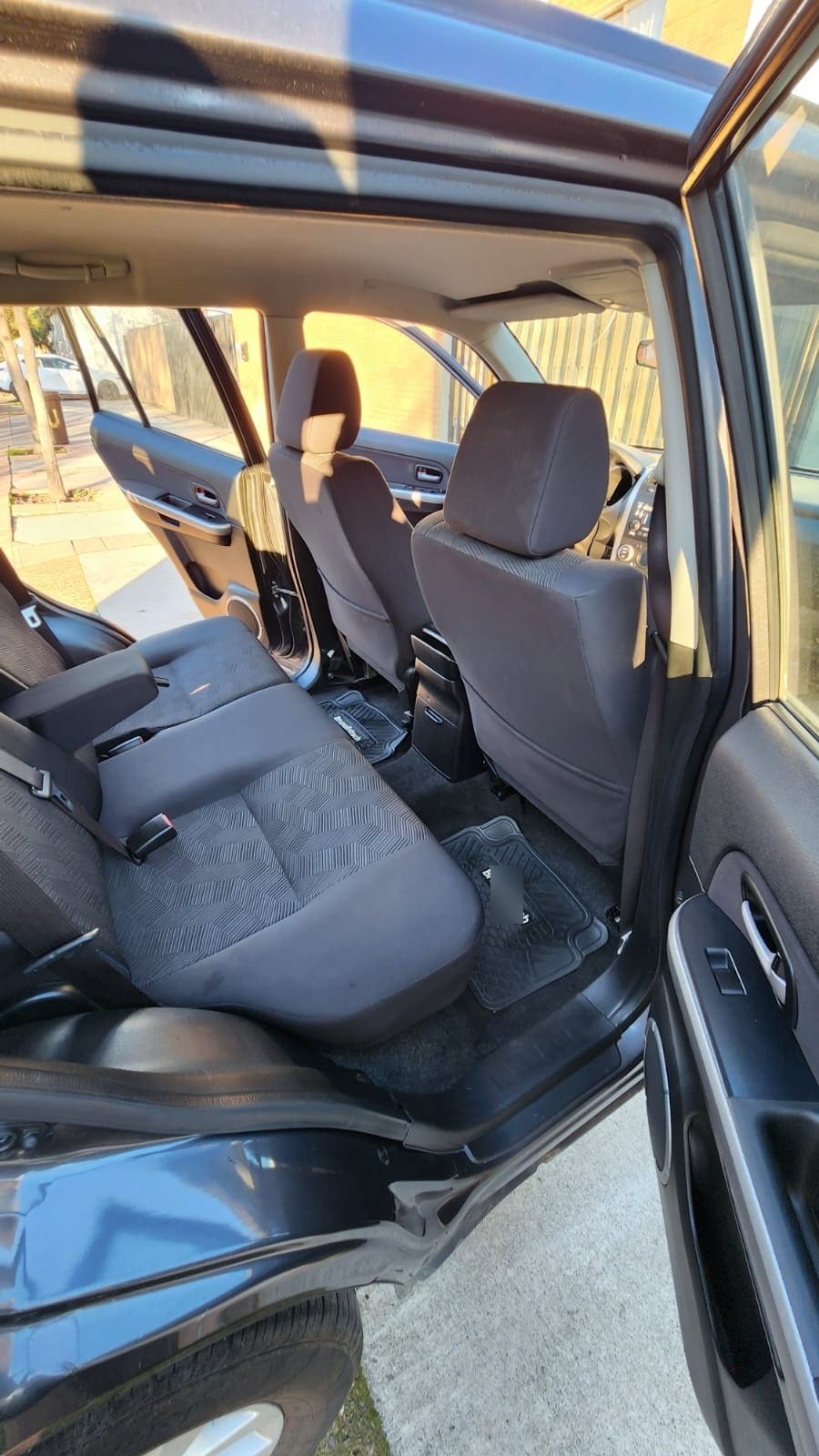 SUZUKI GRAND NOMADE 2.4 Glx Nav Mt 4x2 año 2016