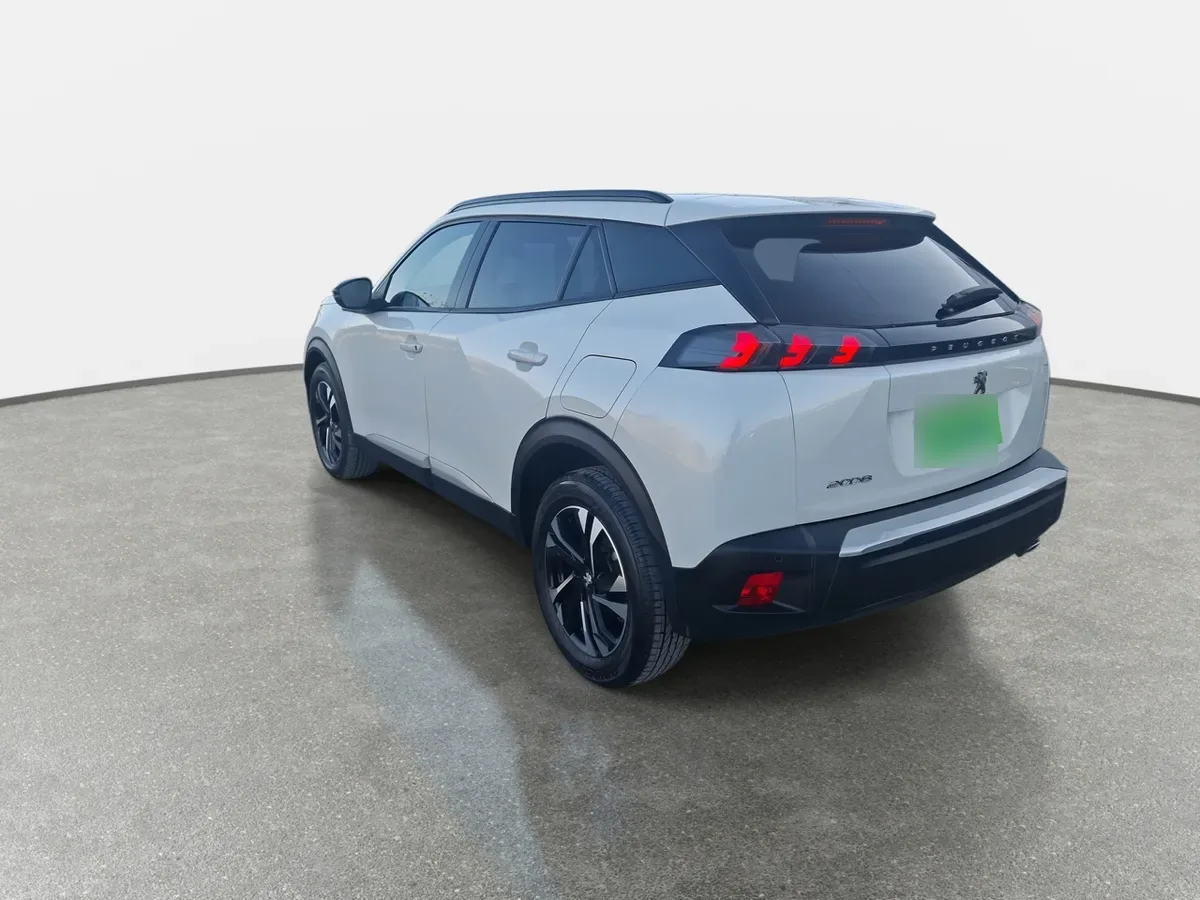 Peugeot 2008 1.5 Allure Bluehdi 130 4x2 At 5p año 2023