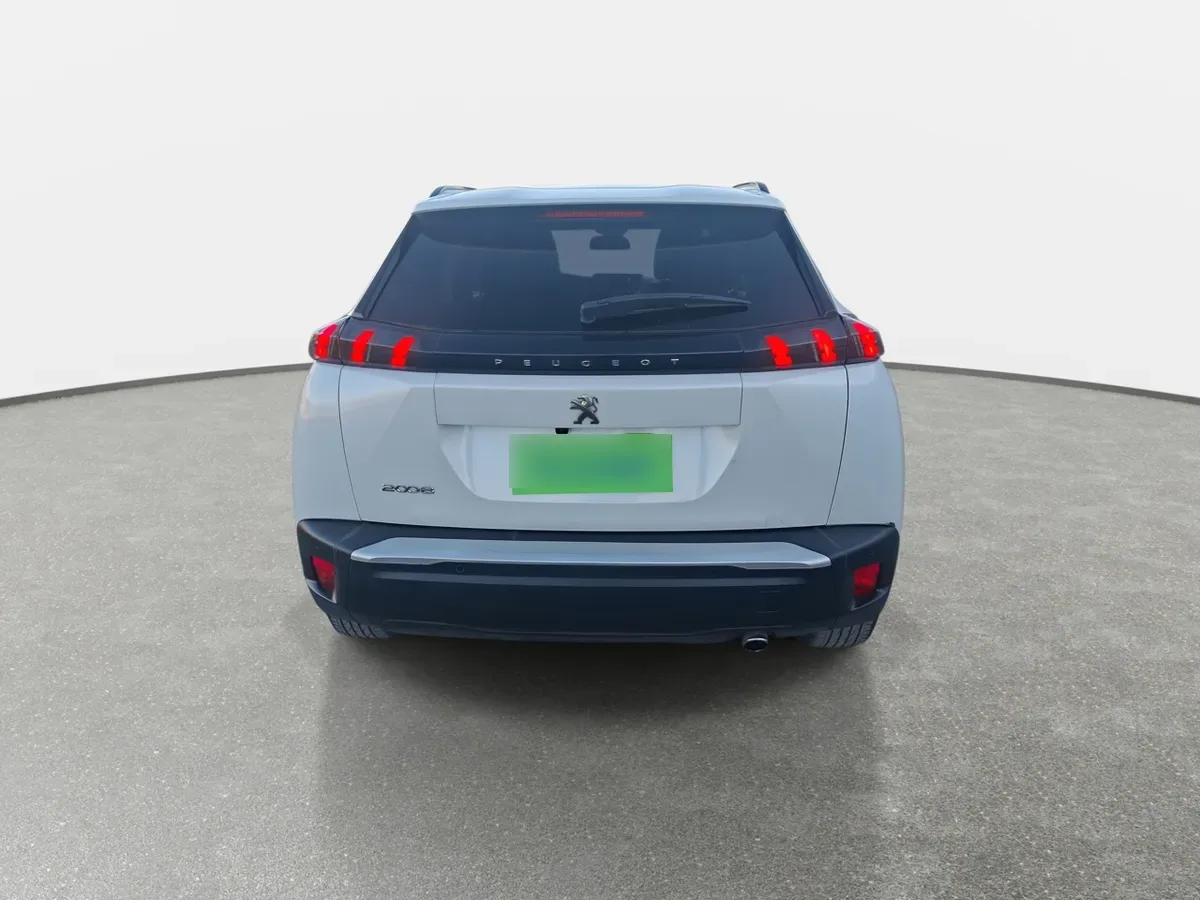 Peugeot 2008 1.5 Allure Bluehdi 130 4x2 At 5p año 2023