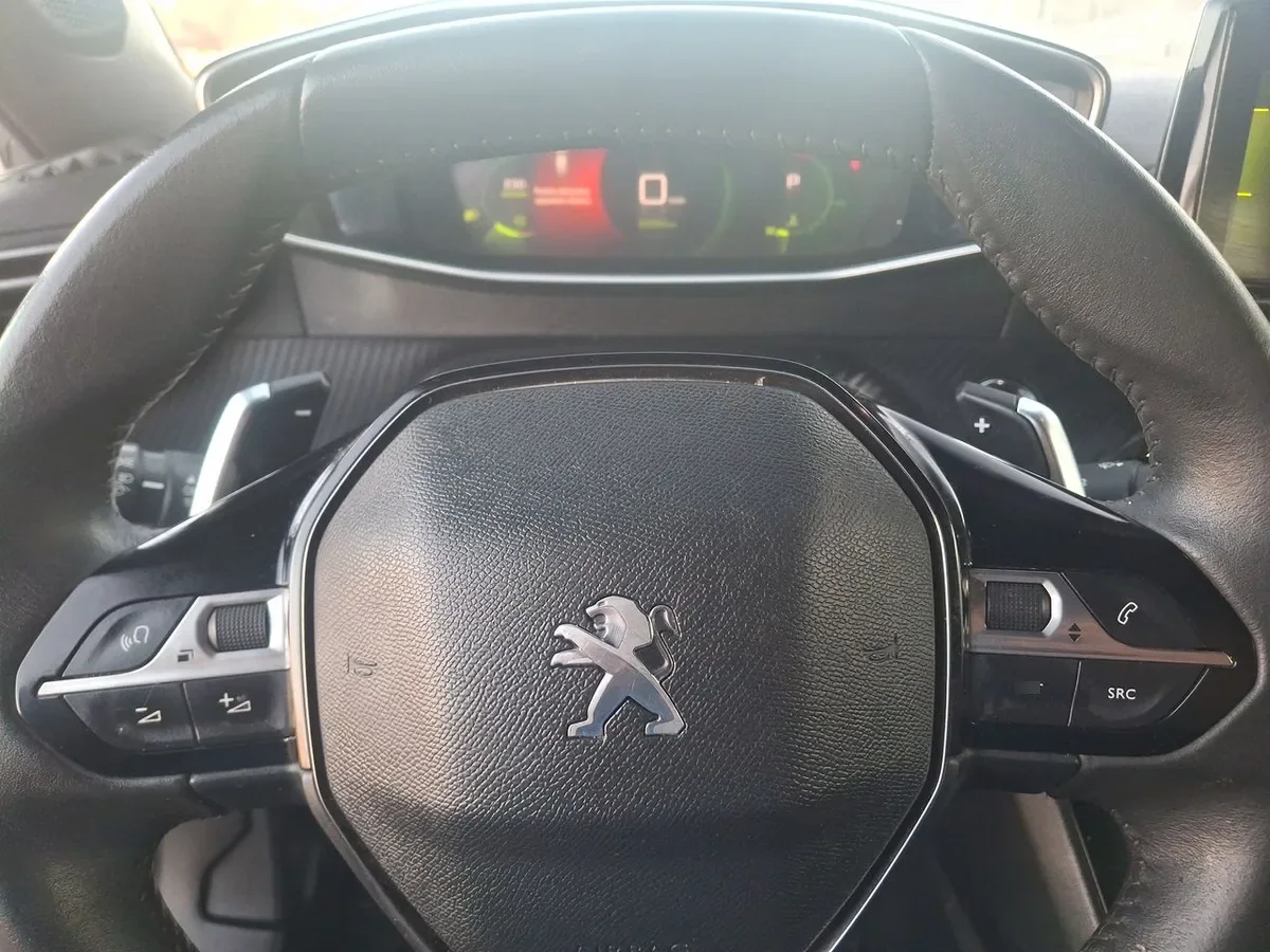 Peugeot 2008 1.5 Allure Bluehdi 130 4x2 At 5p año 2023