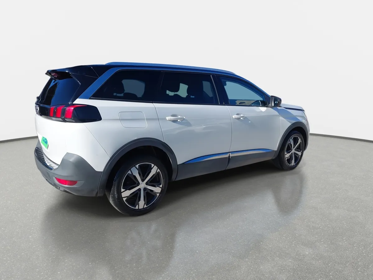 Peugeot 5008 1.5 Allure Bluehdi 4x2 130 Eat6 5p año 2020