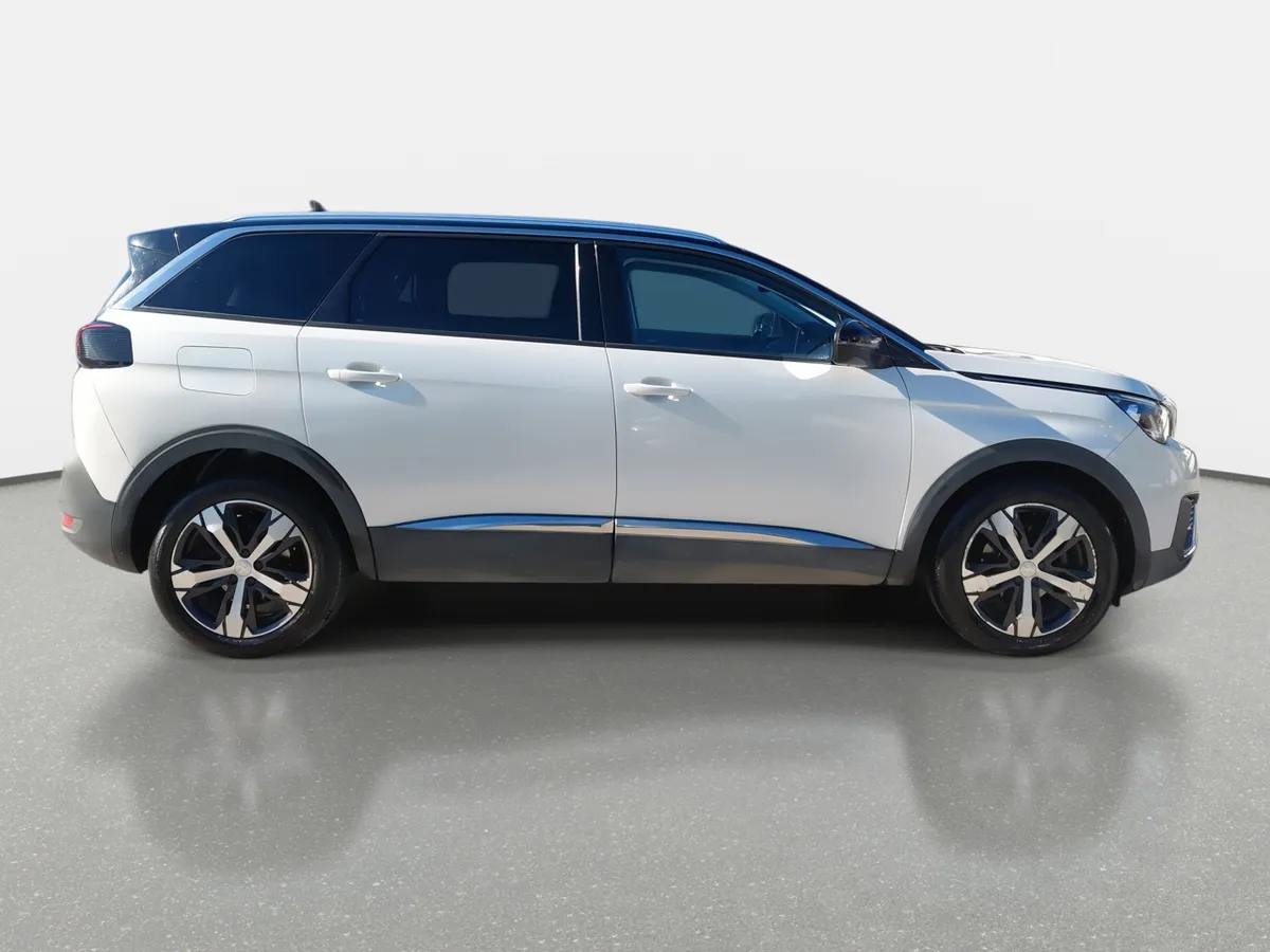 Peugeot 5008 1.5 Allure Bluehdi 4x2 130 Eat6 5p año 2020