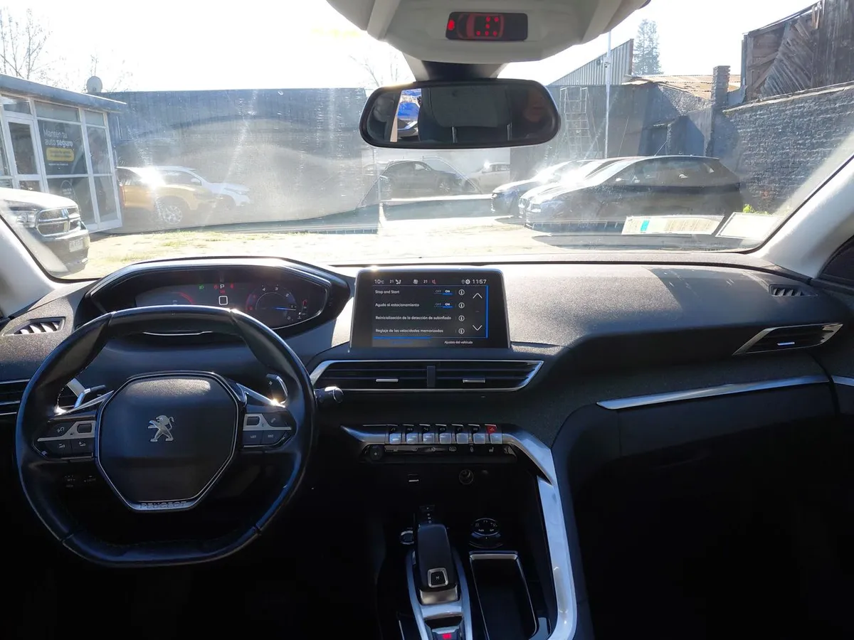 Peugeot 5008 1.5 Allure Bluehdi 4x2 130 Eat6 5p año 2020