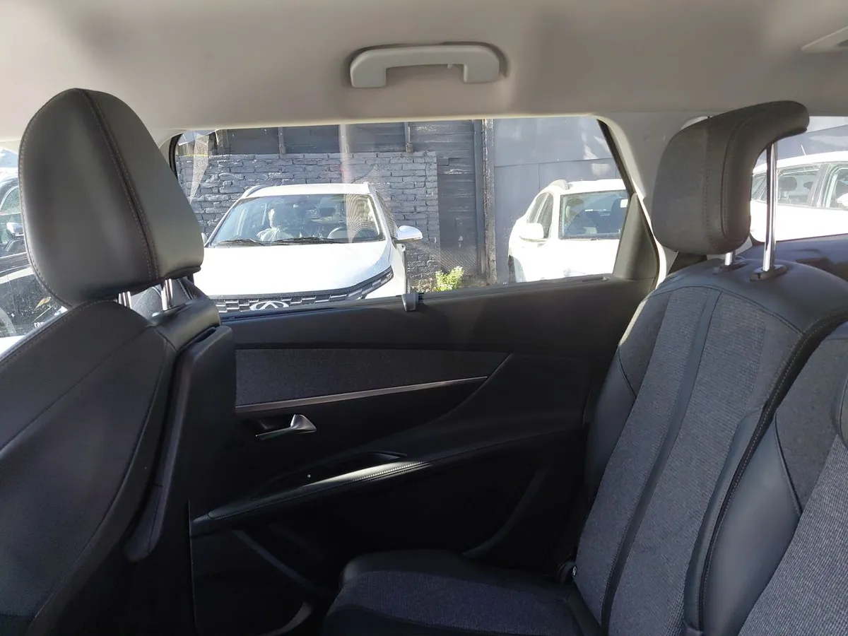 Peugeot 5008 1.5 Allure Bluehdi 4x2 130 Eat6 5p año 2020