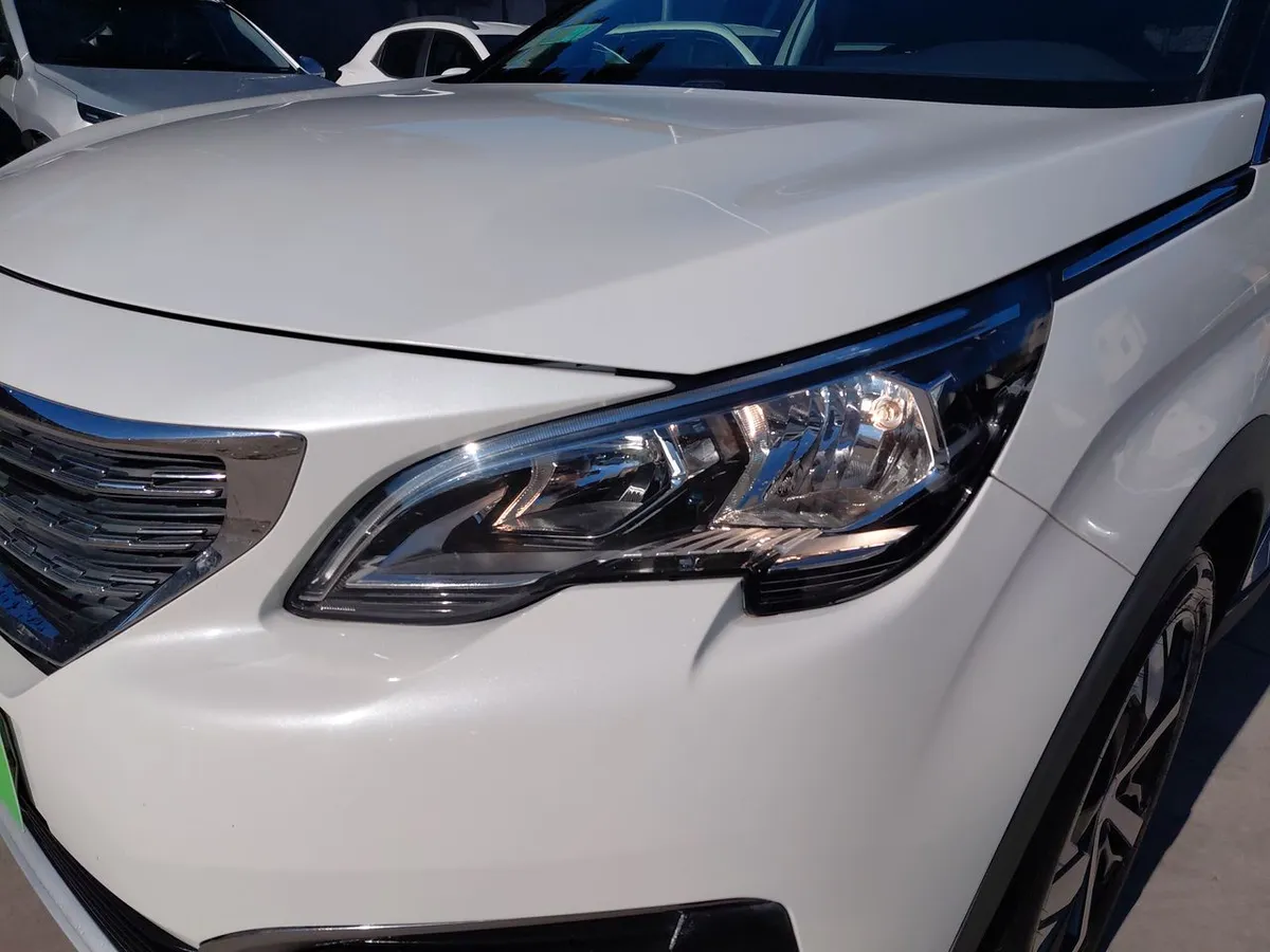 Peugeot 5008 1.5 Allure Bluehdi 4x2 130 Eat6 5p año 2020