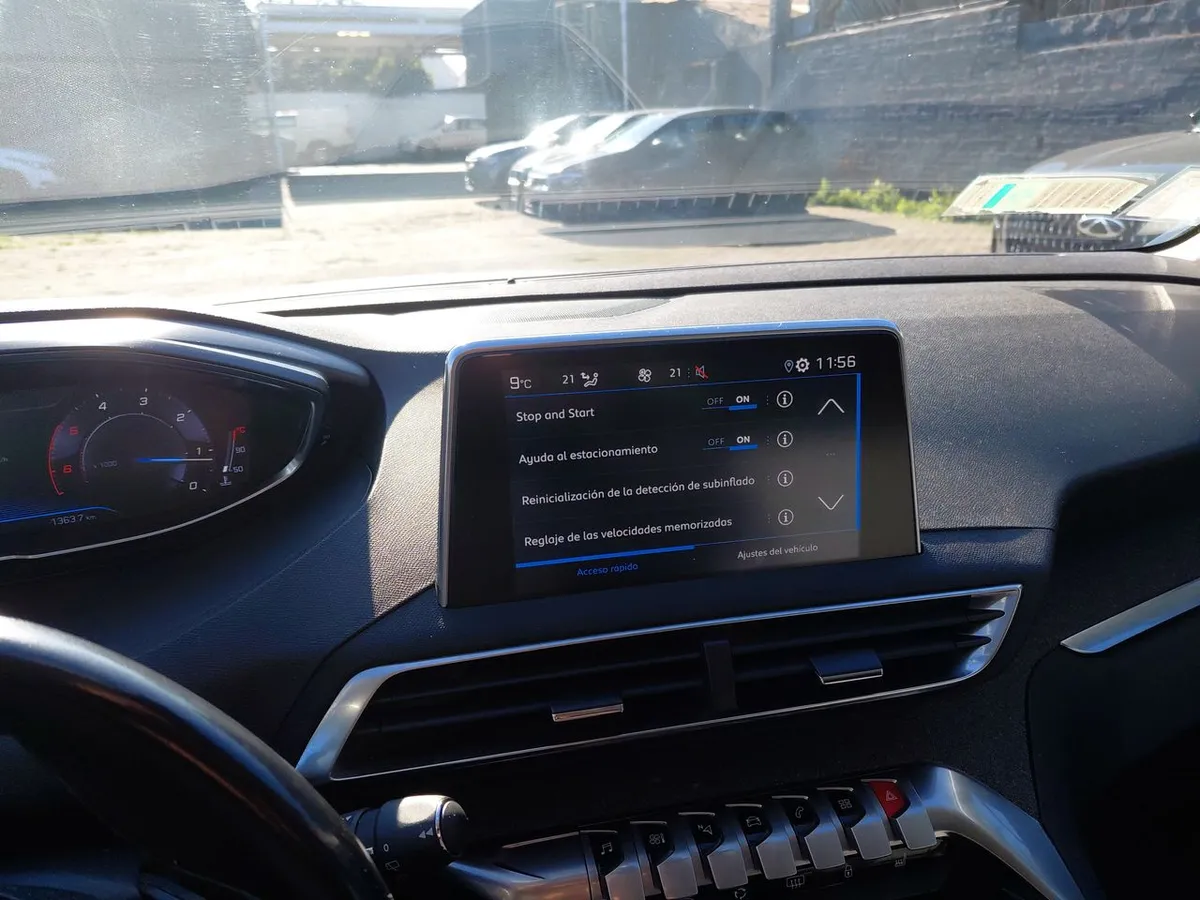 Peugeot 5008 1.5 Allure Bluehdi 4x2 130 Eat6 5p año 2020