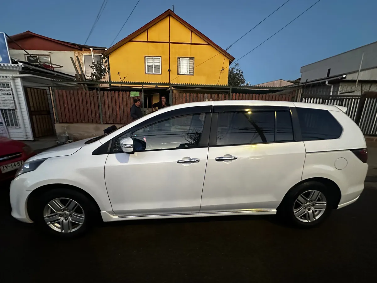 MAZDA MPV Otra año 2011