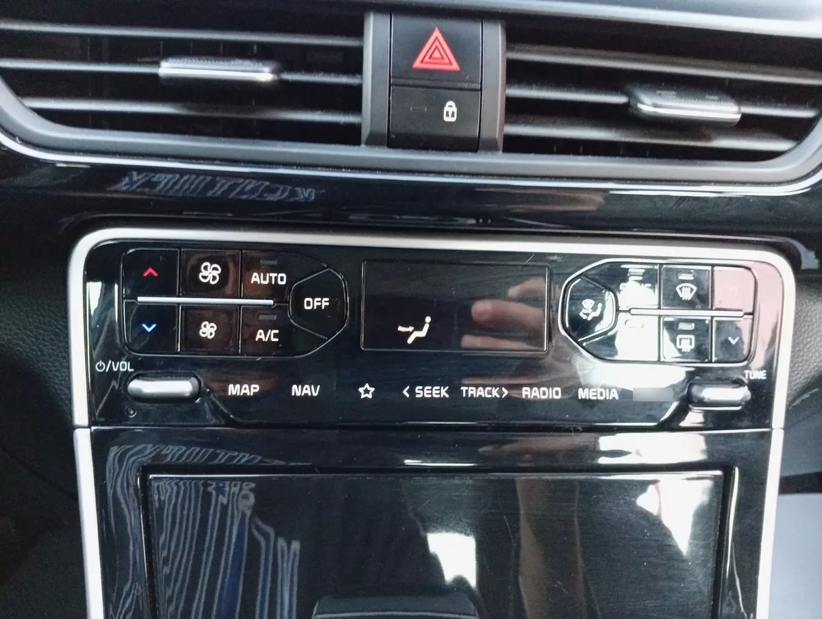 Kia Seltos 1.5 Ex 4x2 Ivt At 5p año 2024