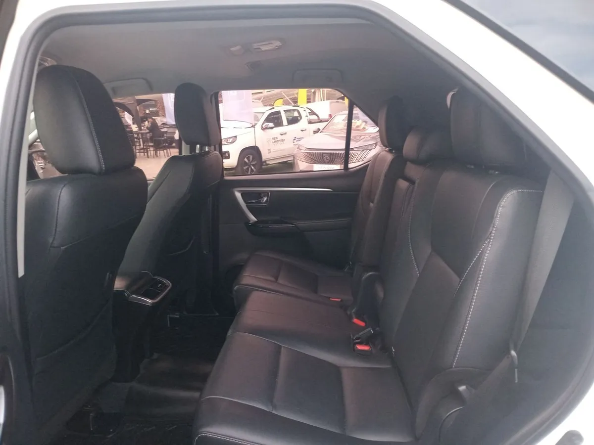 Toyota Fortunner 2.7 Srx 4x2 At 5p año 2022