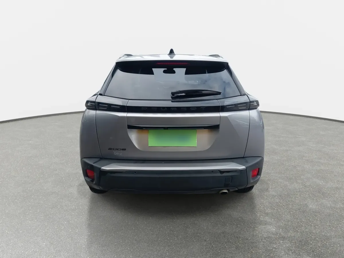 Peugeot 2008 1.5 Allure Pack Bluehdi 130hp Diesel 4x2 Eat8 5p año 2024