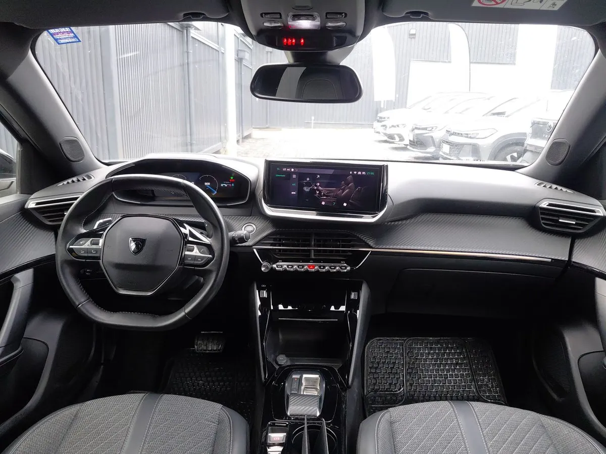 Peugeot 2008 1.5 Allure Pack Bluehdi 130hp Diesel 4x2 Eat8 5p año 2024