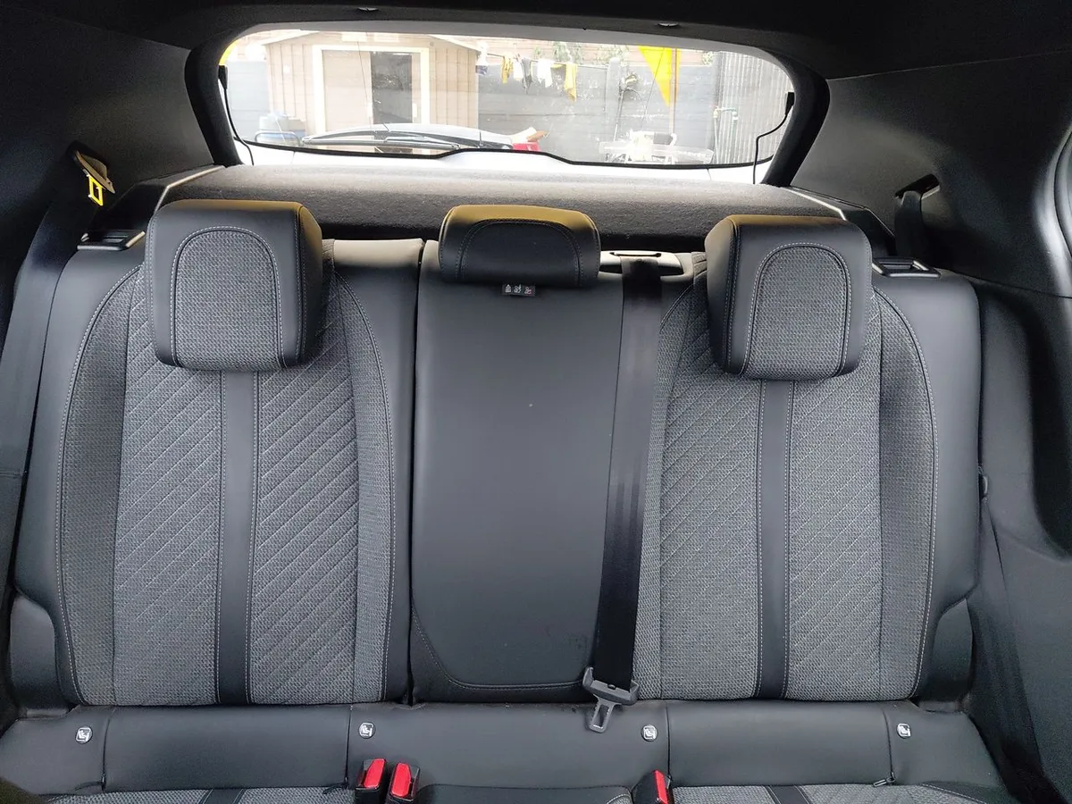 Peugeot 2008 1.5 Allure Pack Bluehdi 130hp Diesel 4x2 Eat8 5p año 2024
