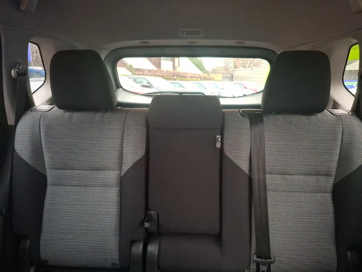Nissan X-Trail 2.5 Sense 4x2 3row Cvt At 5p año 2024