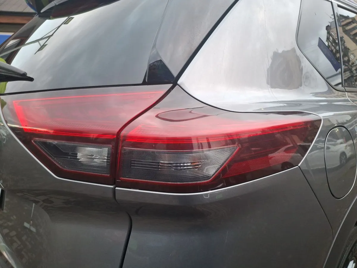 Nissan X-Trail 2.5 Sense 4x2 3row Cvt At 5p año 2024