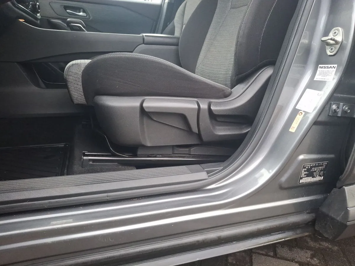 Nissan X-Trail 2.5 Sense 4x2 3row Cvt At 5p año 2024