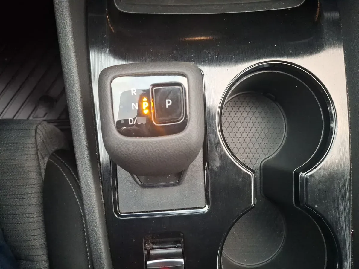 Nissan X-Trail 2.5 Sense 4x2 3row Cvt At 5p año 2024