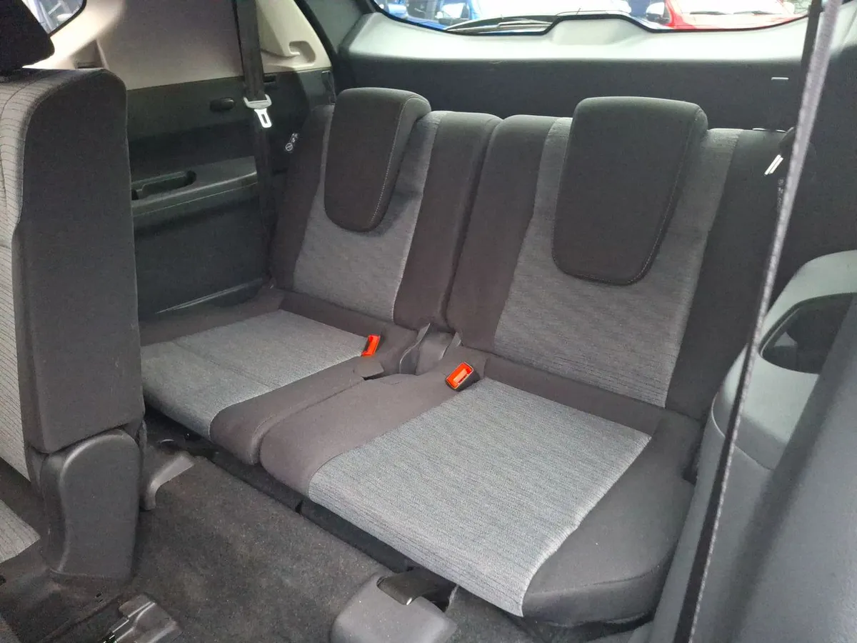 Nissan X-Trail 2.5 Sense 4x2 3row Cvt At 5p año 2024