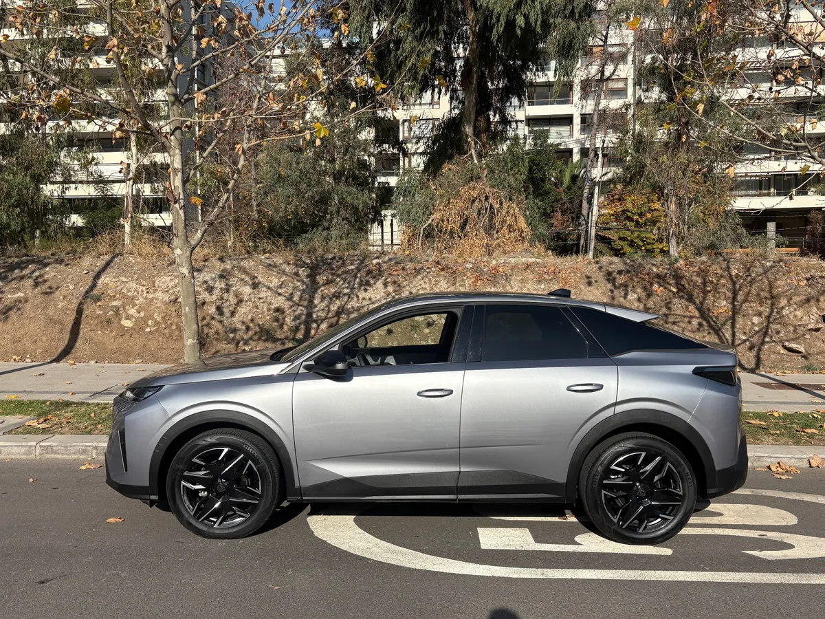 Peugeot 3008 1.2 Premiere Mhev 136 At Hibrido año 2025