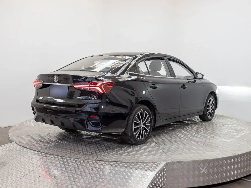 MG 5 1.5 Dlx At año 2025