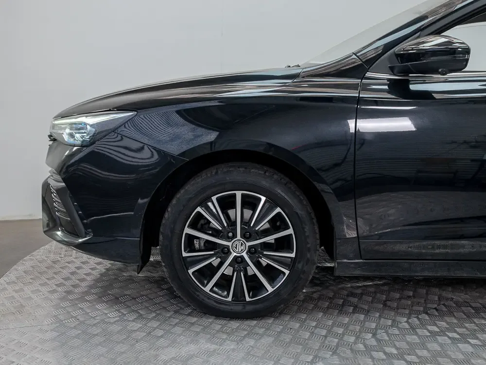 MG 5 1.5 Dlx At año 2025