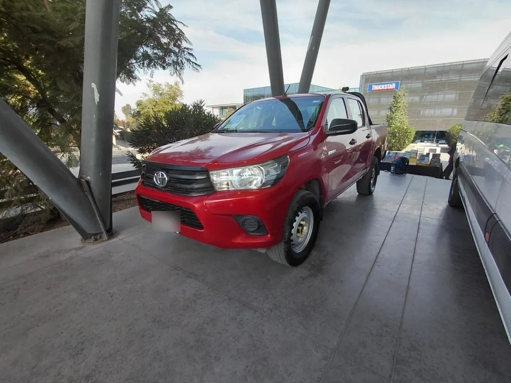 Toyota Hilux 4x4 2.4 Mt Dx año 2022