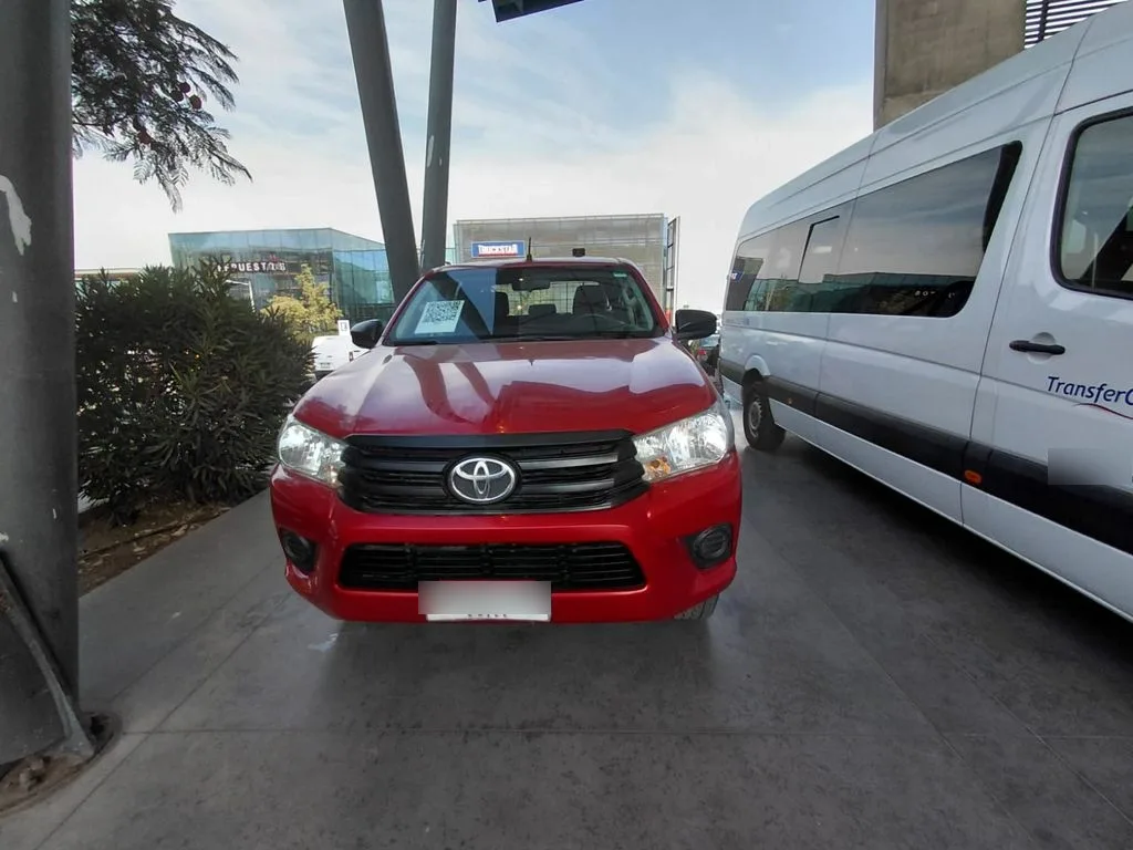 Toyota Hilux 4x4 2.4 Mt Dx año 2022
