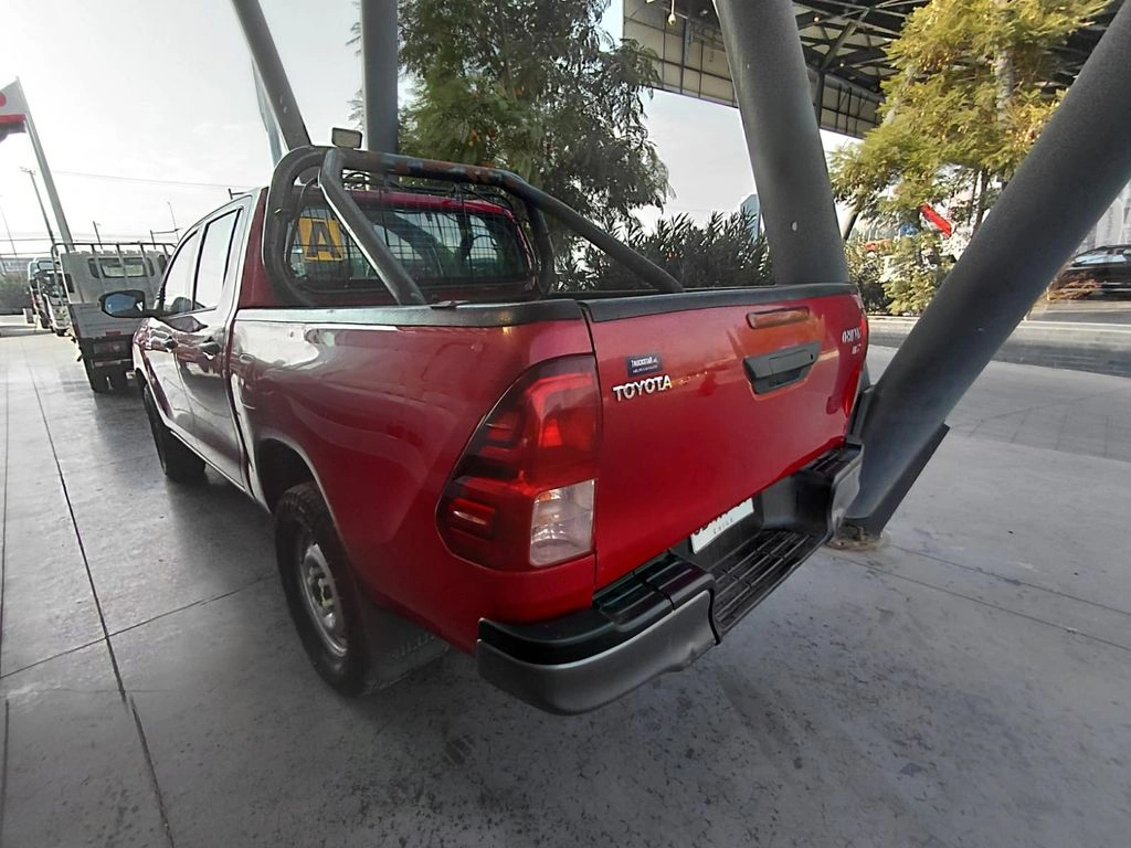 Toyota Hilux 4x4 2.4 Mt Dx año 2022