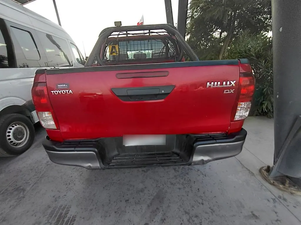 Toyota Hilux 4x4 2.4 Mt Dx año 2022