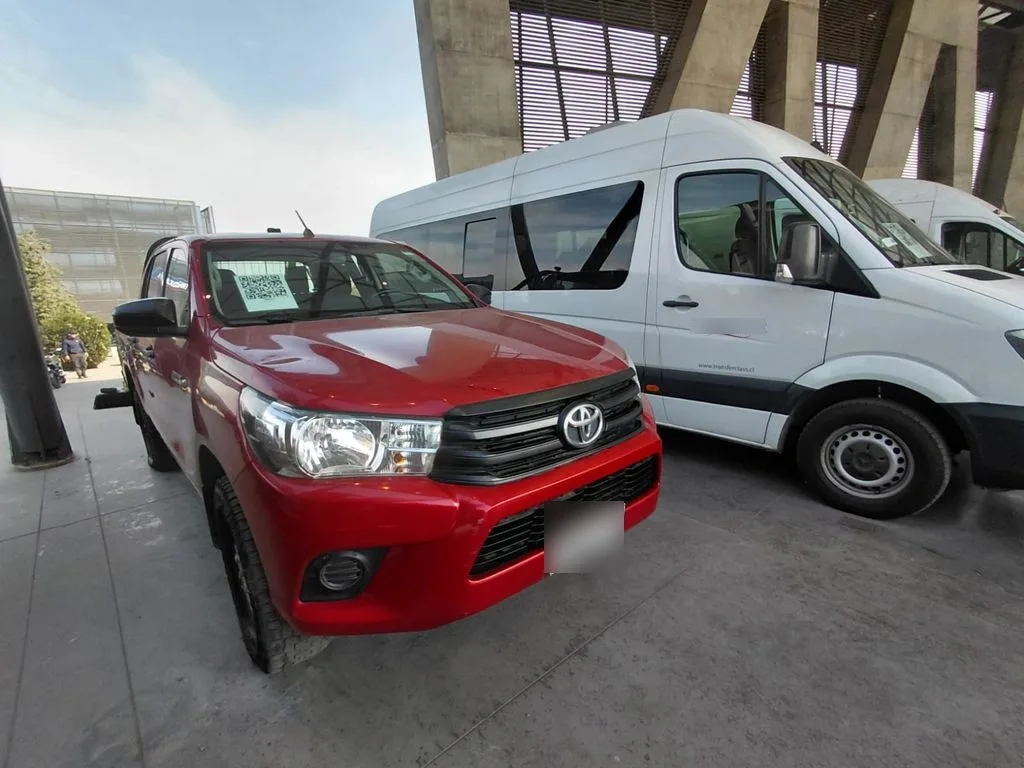 Toyota Hilux 4x4 2.4 Mt Dx año 2022