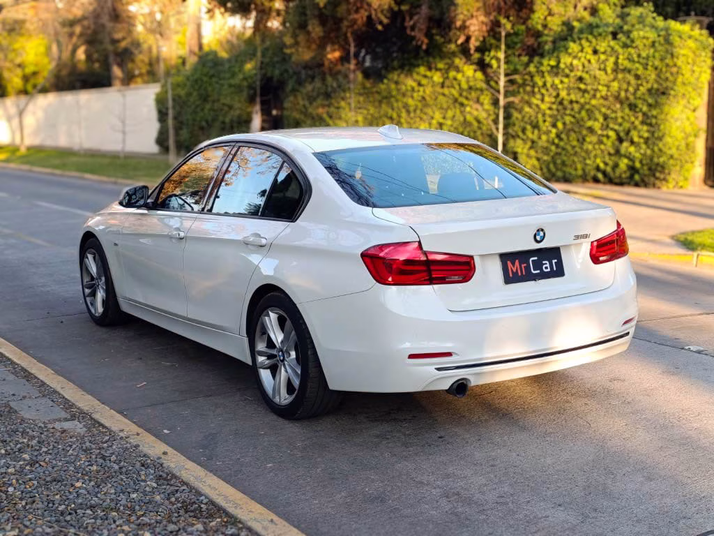 BMW 318 I Sport Lci año 2017