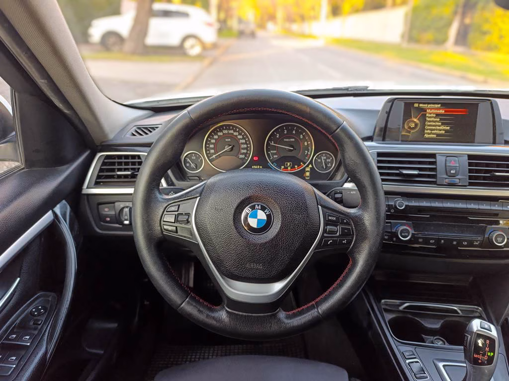 BMW 318 I Sport Lci año 2017