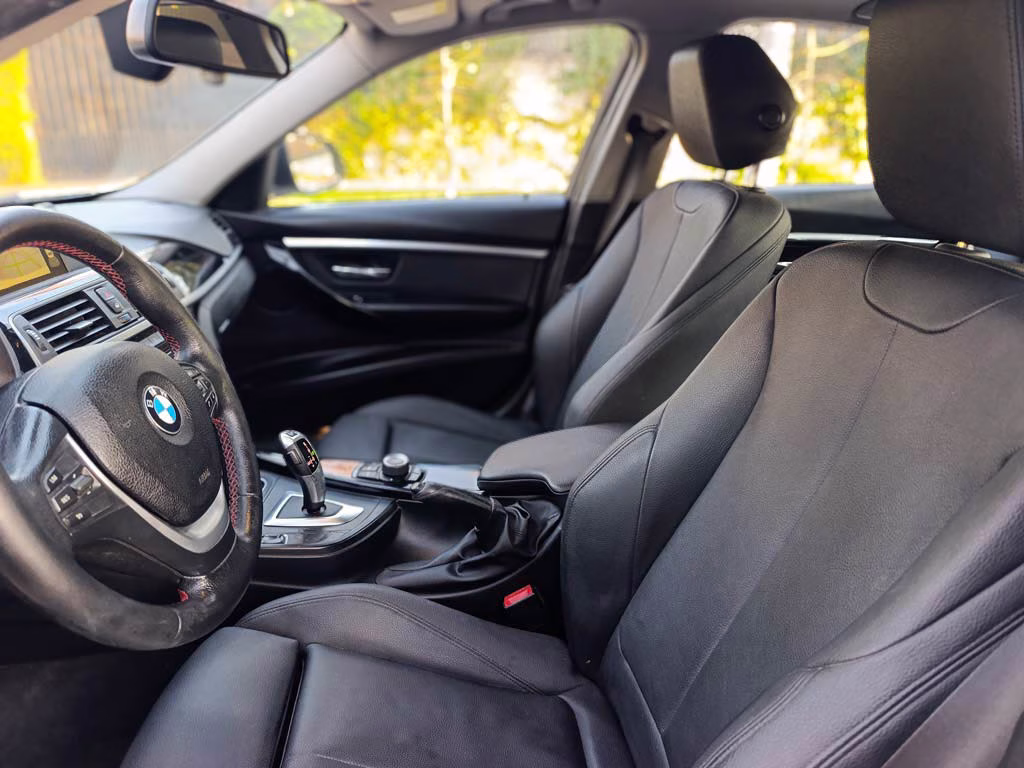 BMW 318 I Sport Lci año 2017
