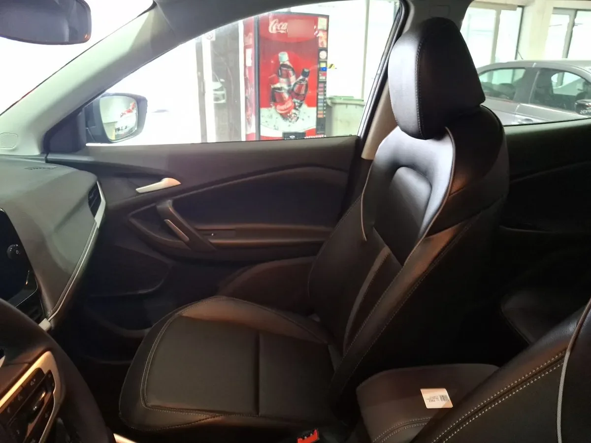 Chevrolet Tracker 1.2t Ltz T 4x2 At 5p año 2026