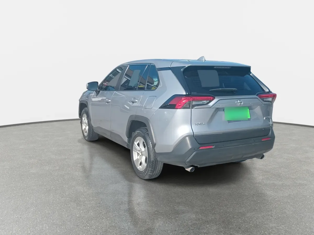 Toyota Rav 4 2.0 Le 4x2 Mt 5p año 2022
