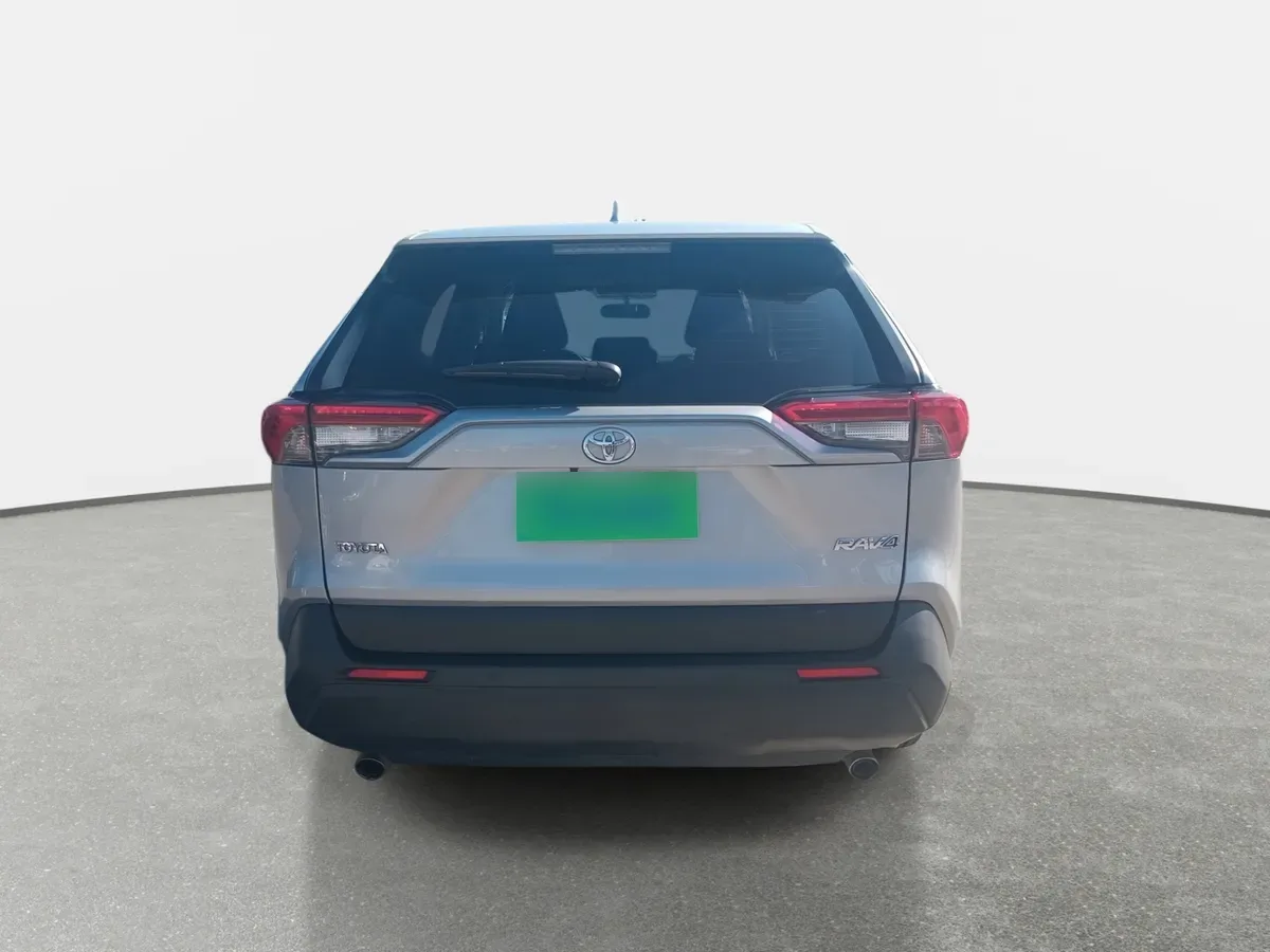 Toyota Rav 4 2.0 Le 4x2 Mt 5p año 2022