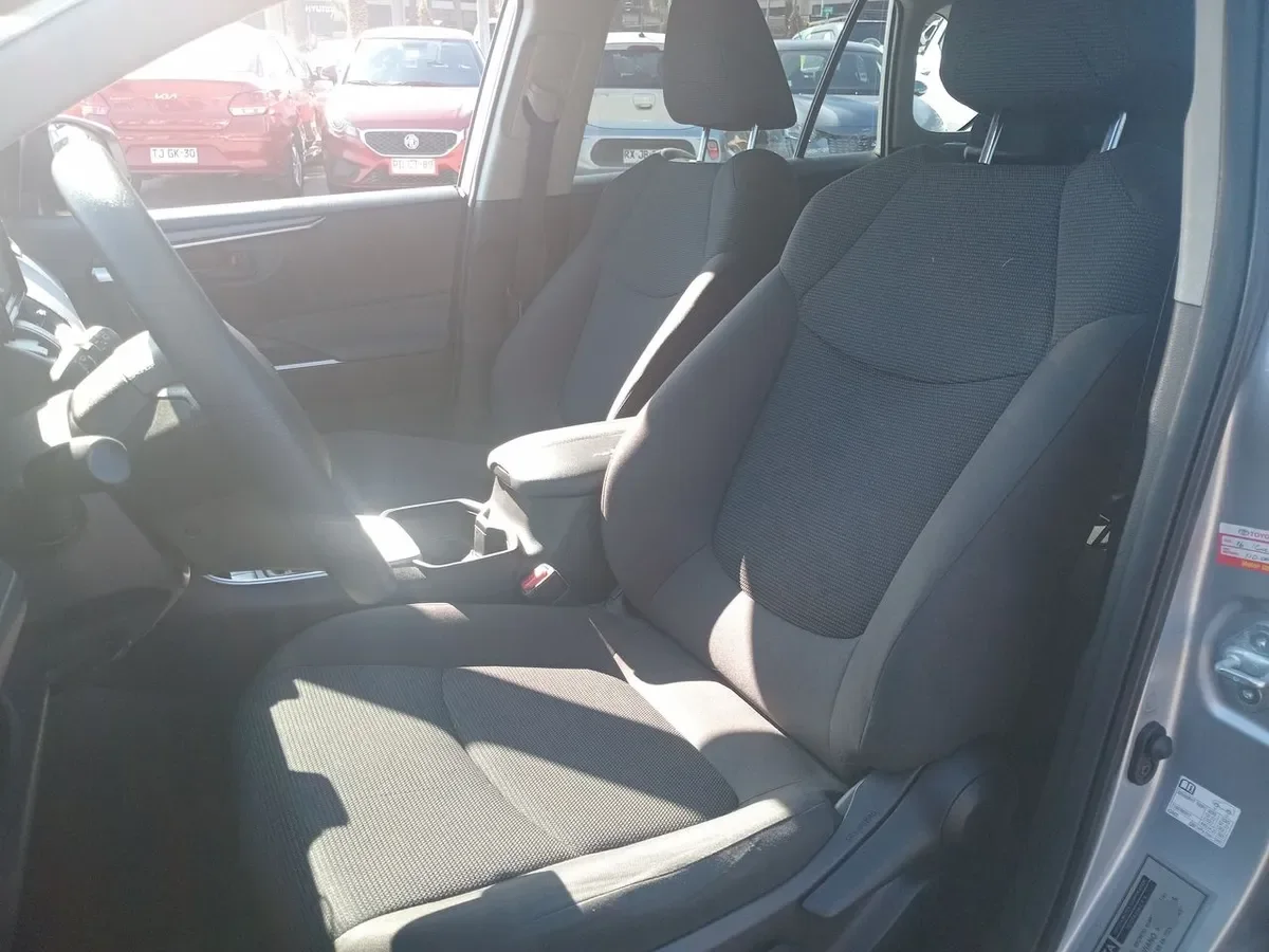 Toyota Rav 4 2.0 Le 4x2 Mt 5p año 2022