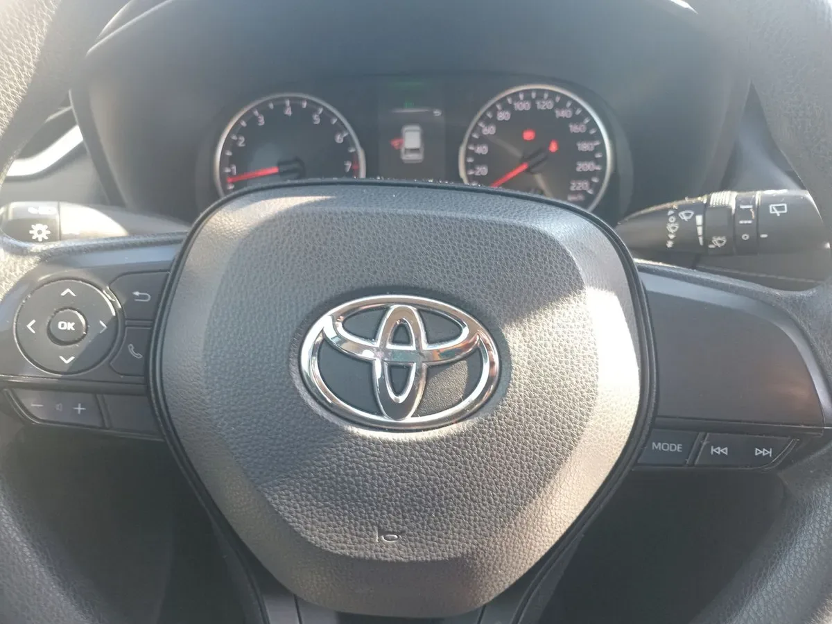Toyota Rav 4 2.0 Le 4x2 Mt 5p año 2022