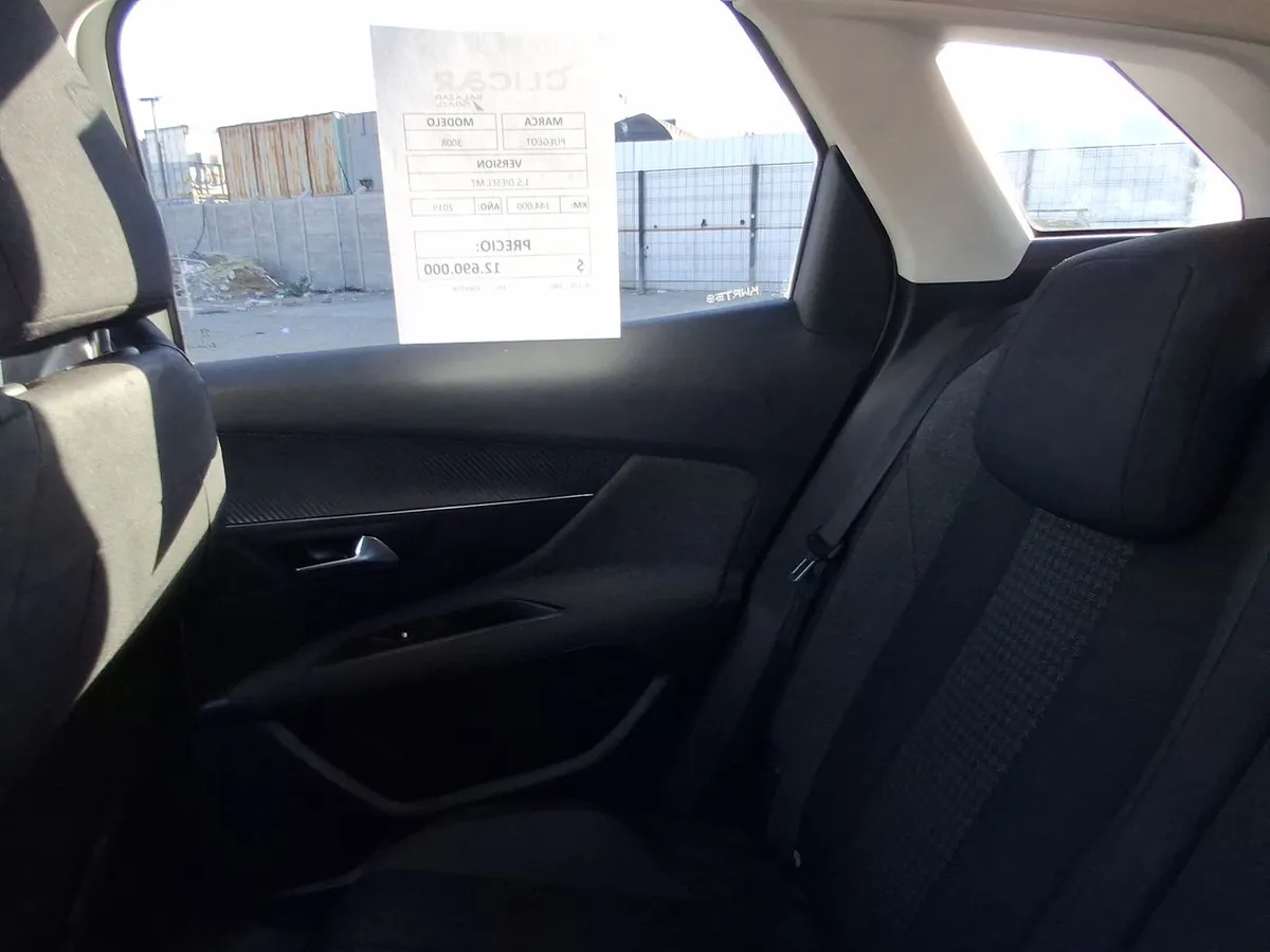 Peugeot 3008 1.5 Active Bluehdi 4x2 130 Mt6 5p año 2019