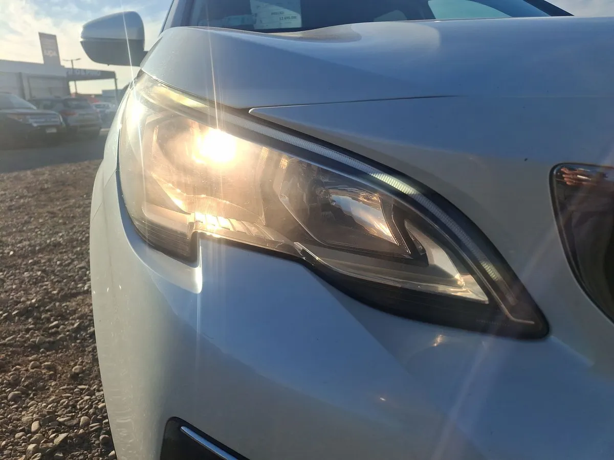 Peugeot 3008 1.5 Active Bluehdi 4x2 130 Mt6 5p año 2019