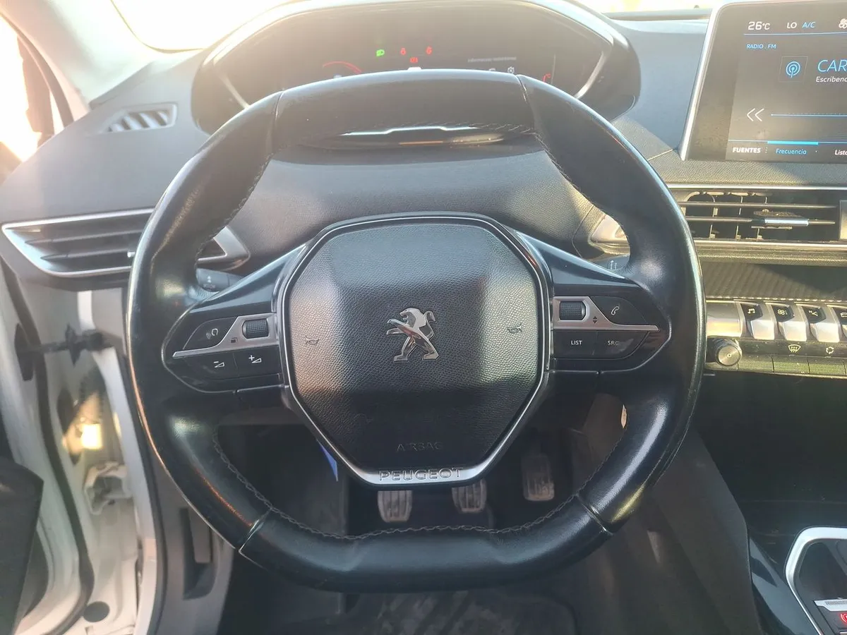 Peugeot 3008 1.5 Active Bluehdi 4x2 130 Mt6 5p año 2019