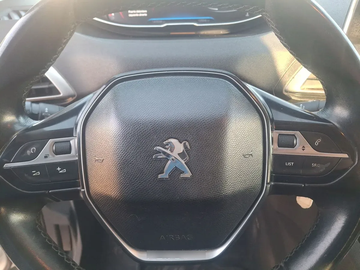 Peugeot 3008 1.5 Active Bluehdi 4x2 130 Mt6 5p año 2019