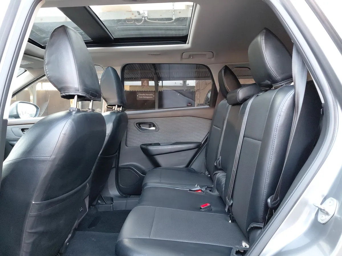 Nissan X-Trail 2.5 Advance 4x2 3row Cvt At 5p año 2023