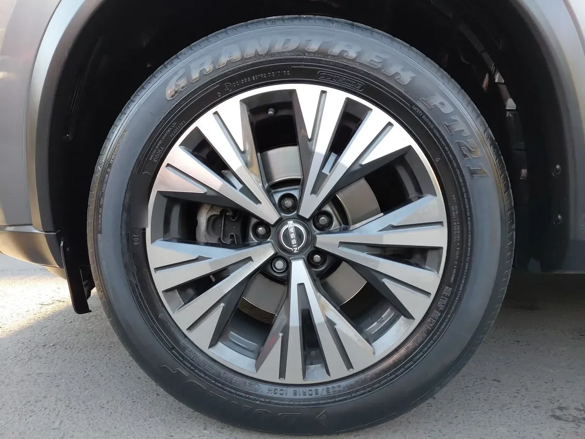 Nissan X-Trail 2.5 Advance 4x2 3row Cvt At 5p año 2023