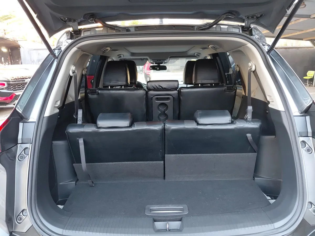 Nissan X-Trail 2.5 Advance 4x2 3row Cvt At 5p año 2023