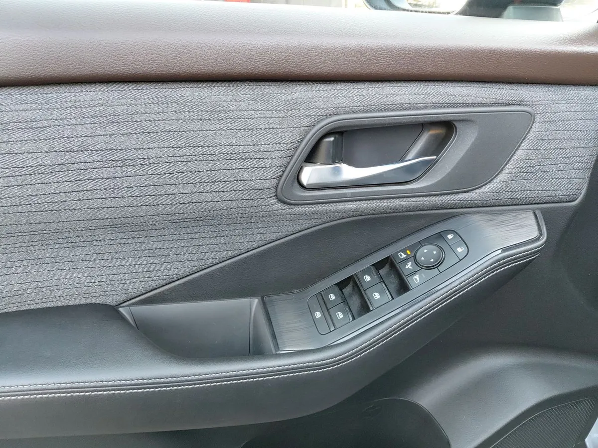 Nissan X-Trail 2.5 Advance 4x2 3row Cvt At 5p año 2023