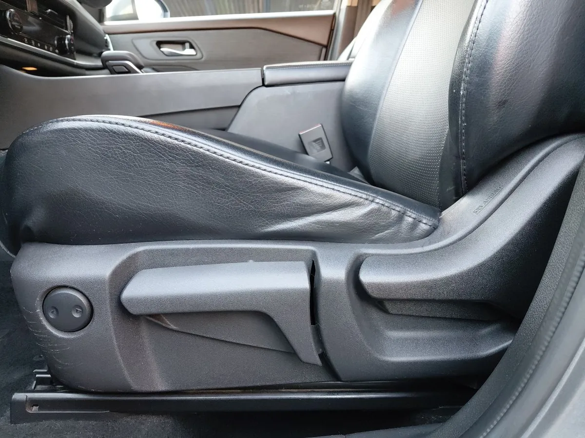 Nissan X-Trail 2.5 Advance 4x2 3row Cvt At 5p año 2023