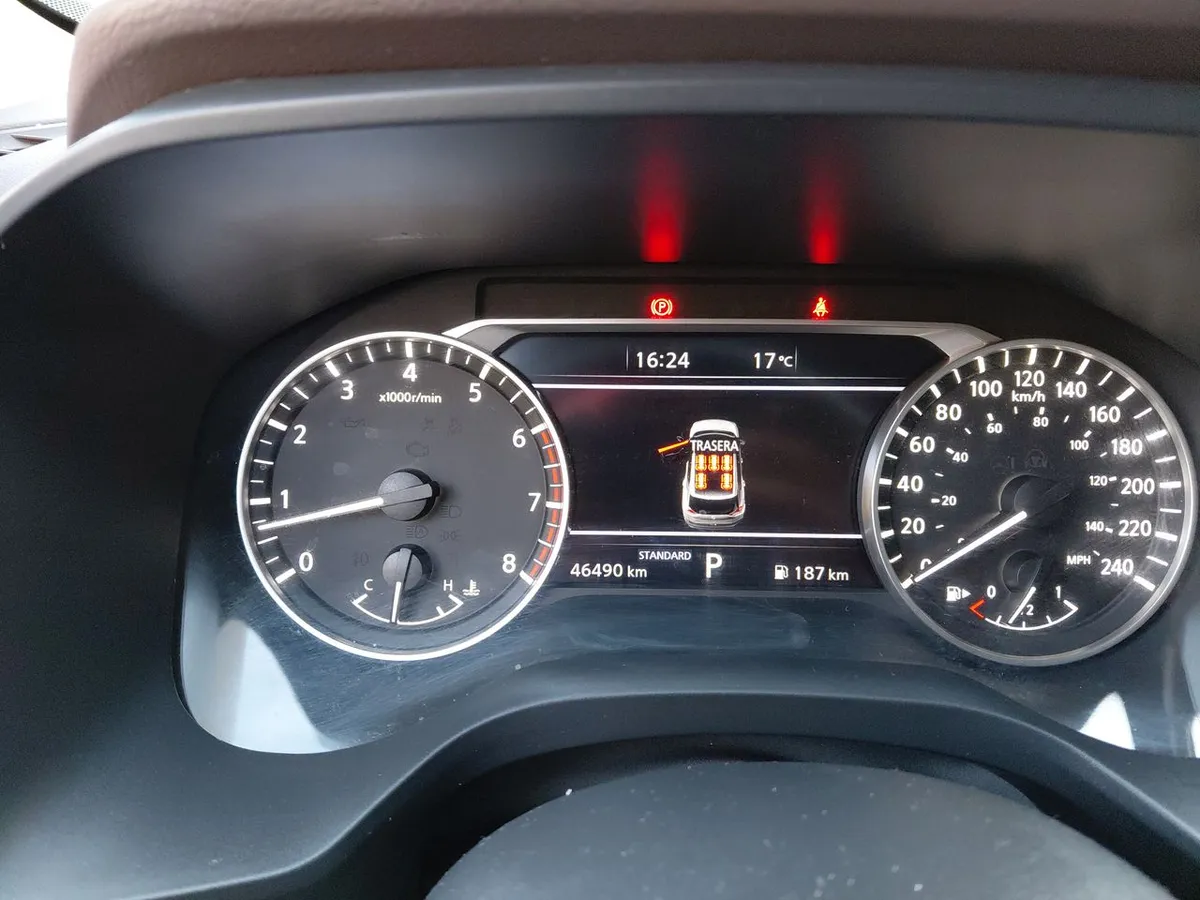 Nissan X-Trail 2.5 Advance 4x2 3row Cvt At 5p año 2023