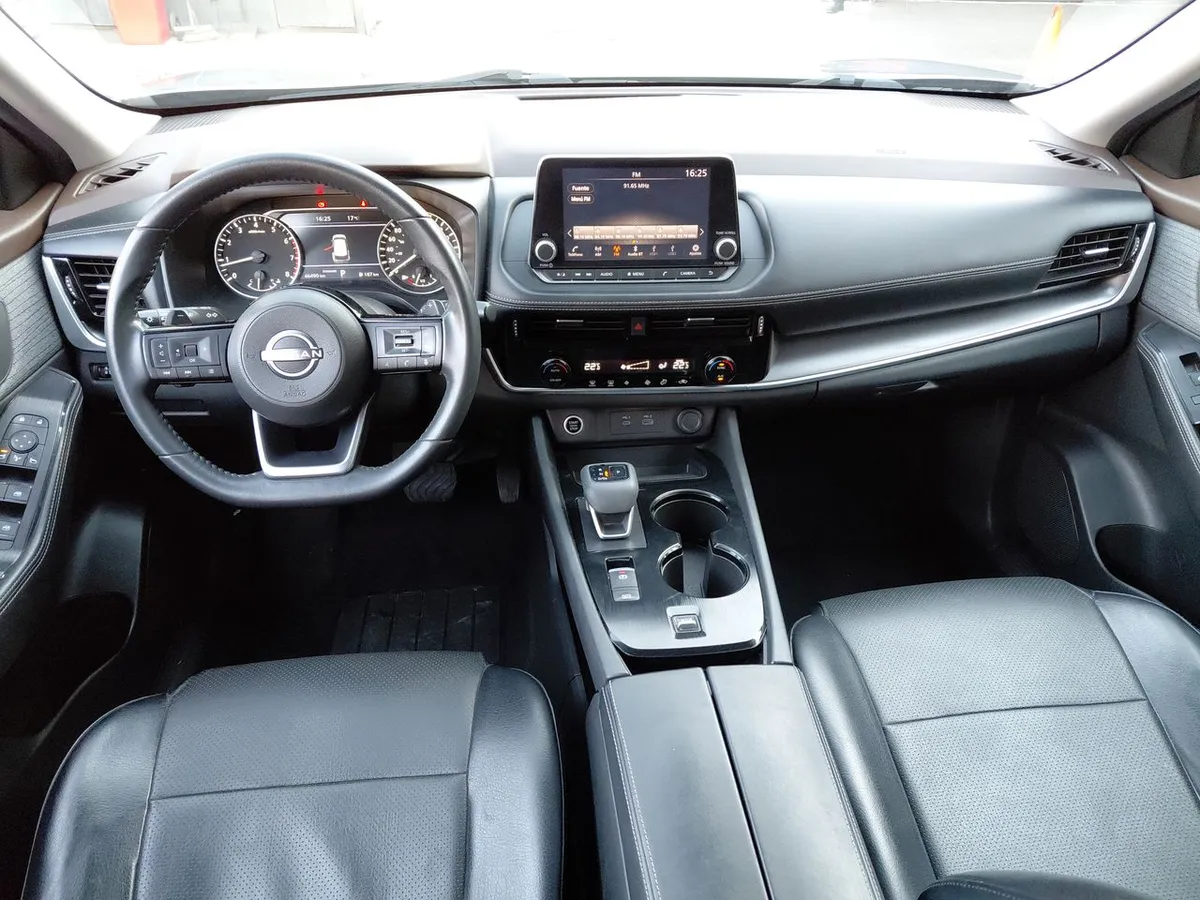 Nissan X-Trail 2.5 Advance 4x2 3row Cvt At 5p año 2023