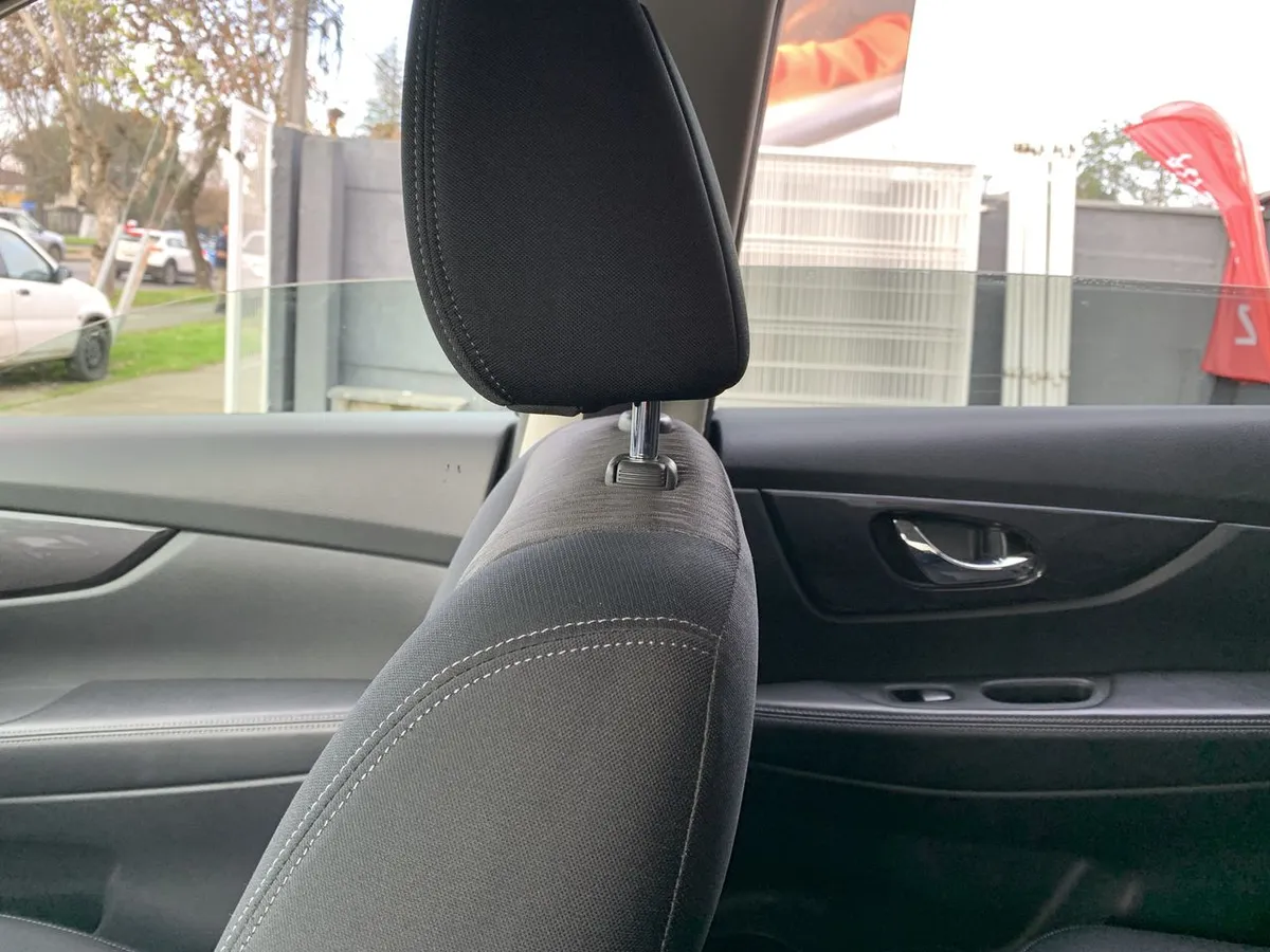 Nissan X-Trail 2.5 Sense 4x2 2row Cvt At 5p año 2023